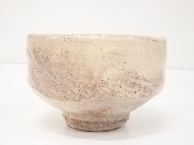 茶道具　萩焼　凌雲窯　小久保凌雲作　桃形　香合　共箱　V　8101 茶道具 萩焼 凌雲窯 小久保凌雲作 桃形 香合 共箱 V 8101 2025